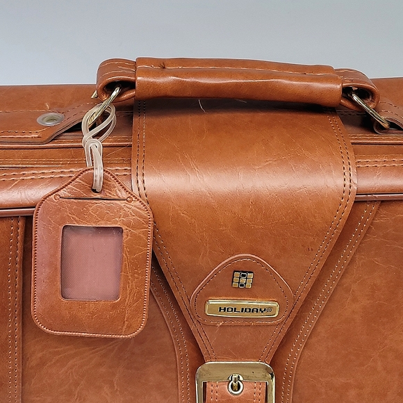 Vintage "Holiday" brand 2 piece faux leather luggage set made in Korea - Picture 3 of 15